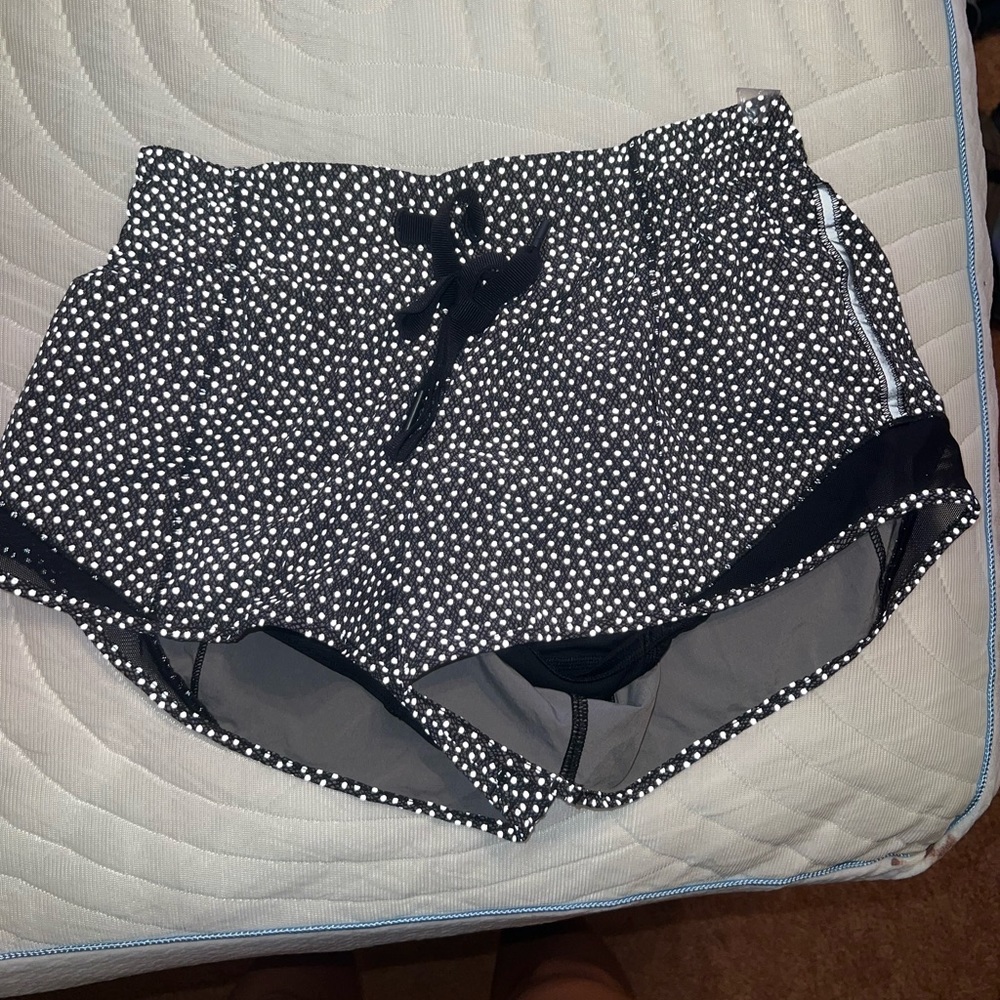 Lululemon Hotty hot size 4